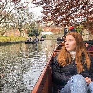 Meet your Posher, Emma